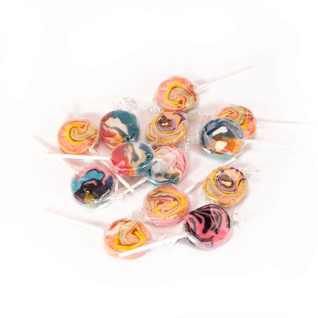 Hors-20003-detail-graffiti